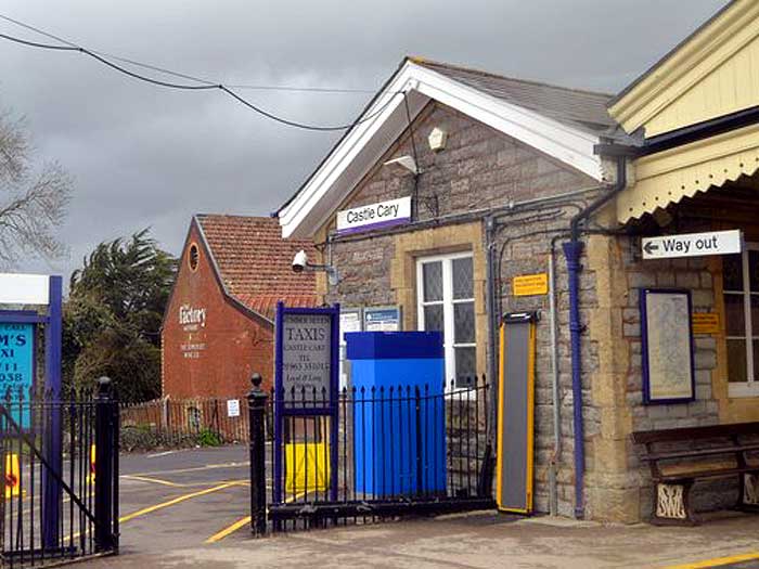 Castle Cary station